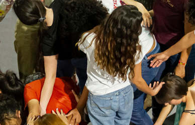 ¡Este verano, convierte el arte en una vía para conectar y empoderar!